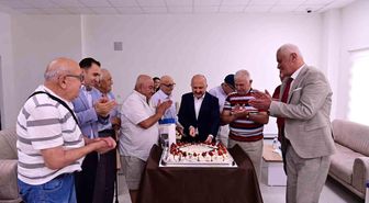 Vali Varol ve eşi, Babalar Günü'nde huzurevi sakinlerini ve şehit babasını ziyaret etti