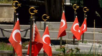 Babalar Günü'nde Edirnekapı Şehitliği'nde Duygusal Anlar
