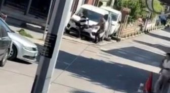 Eşini rahatsız ettiğini öne sürdüğü kişiyi bacağından vurdu