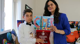 Hayalindeki CİMER'i resmedip Türkiye birincisi olan küçük ressam, ailesini ve öğretmenlerini gururlandırdı