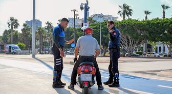 Mersin'de yürüyüş ve bisiklet yollarında motorlu araç kullanan kişilere ceza
