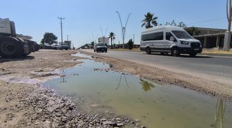 Silopi'de kanalizasyon suları 6 yıldır İpek Yolu Bulvarı'na akıyor