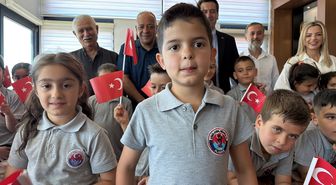 Alanya'da öğrenciler okul harçlıklarını Türk Silahlı Kuvvetleri Vakfına bağışladı