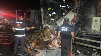 Anadolu Otoyolu'nda tavuk eti yüklü tırda çıkan yangın söndürüldü