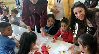 Anaokulu öğrencilerinin çizdikleri kukla resimlerini gerçeğe dönüştürdüler