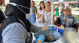Antalya'da 19 ilçede aşure dağıtımı gerçekleştirilecek