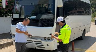 Antalya'da trafik denetimlerinde 72 bin 839 araç ve sürücü kontrol edildi