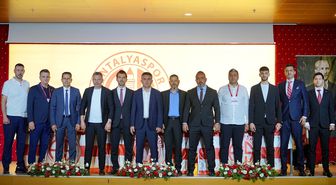 Antalyaspor'un yeni yönetim kurulu görev dağılımını yaptı
