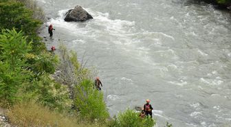Artvin'de kayıp baba ve oğlunu arama çalışmalarına devam edildi