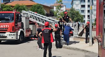 Çorum'da bir apartmanda çıkan yangında 7 kişi dumandan etkilendi