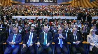 Cumhurbaşkanı Erdoğan: Siyasi rakiplerimiz koltuk kavgası verirken biz Türkiye'yi geleceğe hazırlıyoruz