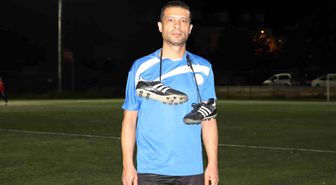 Eskişehir'in en yaşlı amatör futbolcusu 39 yıllık kariyerine veda etti