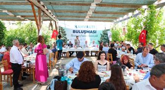İzmir'de Kahramanmaraşlılar kahvaltı programında bir araya geldi