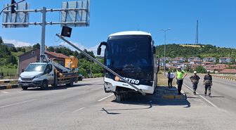 Karabük'te 4 aracın karıştığı zincirleme trafik kazası güvenlik kamerasında
