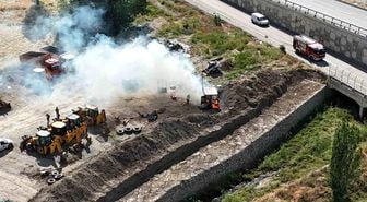 Konteynerdeki ani patlama zabıta ekiplerinin ve vatandaşların büyük tehlike atlatmasına neden oldu