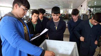 Kozan'da Meslek Lisesi Öğrencilerinden Çevre Dostu Proje: Atıkları Öğütüp Geri Dönüştürüyorlar