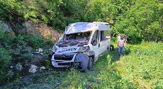 Minibüs şarampole yuvarlandı: 8 yaralı
