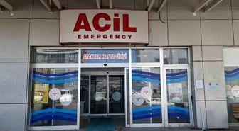 Park halindeki otomobile çarpan çocuk yaralandı