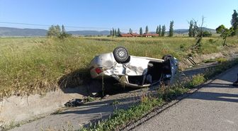 Afyonkarahisar'da şarampole devrilen otomobildeki 1 kişi öldü, 3 kişi yaralandı
