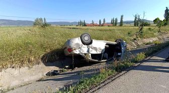 Devrilen otomobilde bir kişi öldü, 3 kişi yaralandı