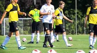 Dirk Kuyt, 11 yıl sonra Fenerbahçe'ye döndü