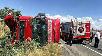 Elazığ'da tır devrildi: 1 yaralı