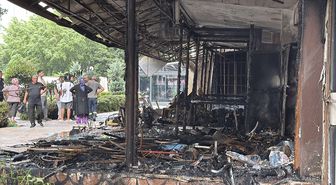 Hatay'da çıkan yangında 10 iş yeri zarar gördü