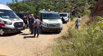Isparta'da park halindeki araçta 2 gencin cansız bedeni bulundu