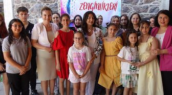 İzmir'de 'Dilimizin Zenginlikleri' projesinin yıl sonu şöleni ve ödül töreni yapıldı