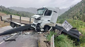 Kahramanmaraş-Göksun yolunda iki tır çarpıştı: 1 yaralı