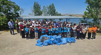 Kesikköprü Baraj Gölü'nde çevre temizliği yapıldı