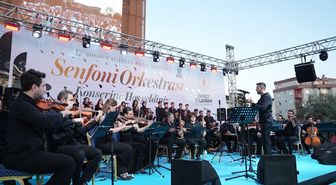 Müzik Akademisi öğrencilerinden senfoni orkestrası konseri