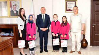 Ortaokul öğrencilerinden Gazze'deki yaşıtları için anlamlı kitap