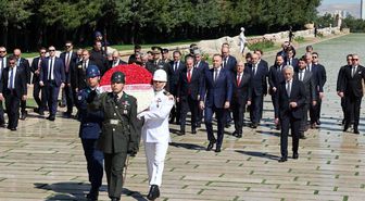 Polonya Cumhurbaşkanı Nawrocki, Ankara'da Anıtkabir'i ziyaret etti
