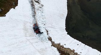 Rize'nin yayla yollarında kar temizleme çalışması devam ediyor