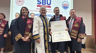 SBÜ İzmir Tıp Fakültesinde görevde yükselen ve atanan akademisyenler için tören