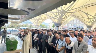 Tabancayla kendisini vuran şahıs toprağa verildi
