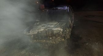 Tokat'ta yangın çıkan otomobilde hasar meydana geldi