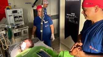 Türk gönüllü sağlık ekibi, Uganda'da cerrahi operasyonlara devam ediyor