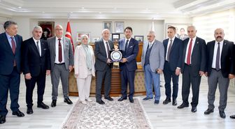 Zafer Partisi Genel Başkanı Özdağ, Erzurum'da ziyaretlerde bulundu