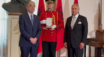 Arnavutluk Devleti’nden Nobel İlaç Onursal Başkanı Hasan Ulusoy’a “Akademik Meşe Nişanı Kumandan Rütbesi”