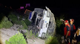 Balıkesir'de kamyonun devrilmesi sonucu 1 kişi öldü, 1 kişi yaralandı