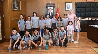 Başkan Görgel minik öğrencileri ağırladı