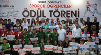 Diyarbakır'da 63 sporcu öğrenci ödüllendirildi