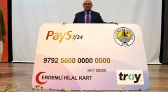 Erdemli Belediyesi Hilal Kart'ı hizmete sundu