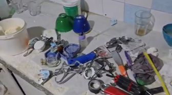 Hatay'da kaçak diş protezi imalathanesine baskın: 2 gözaltı