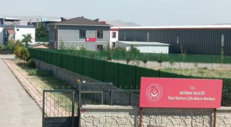 'Kötü muamele' iddiasıyla 16 kişinin tutuklandığı özel bakım merkezi görüntülendi