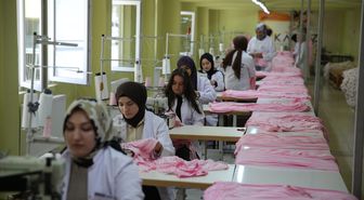 Kovid-19 döneminde sağlıkçılara maske diken kadınlar şimdi ihracat için pijama üretiyor