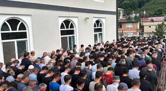 Rize'de trafik kazasında hayatını kaybeden gencin cenazesi defnedildi