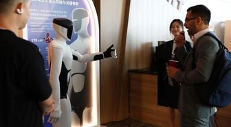 Albüm: 2026 Yaz Davos Forumu'nda Yapay Zeka ve Robotik Alanındaki Gelişmeler Ele Alındı
